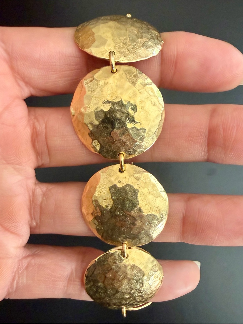 18K GOLD-PLATED HAMMERED DISC BRACELET - Picture 2 of 5